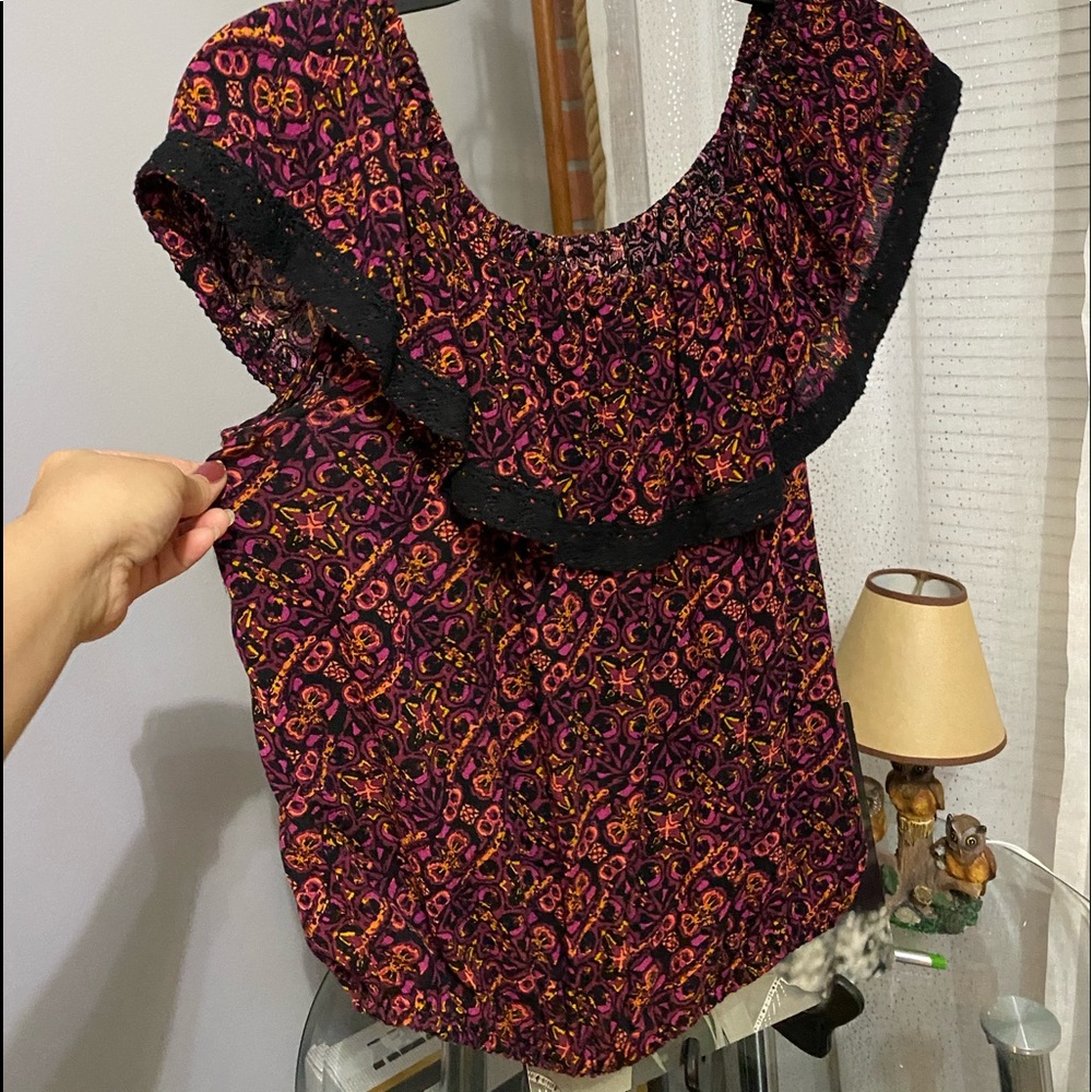 sleeveless shirt